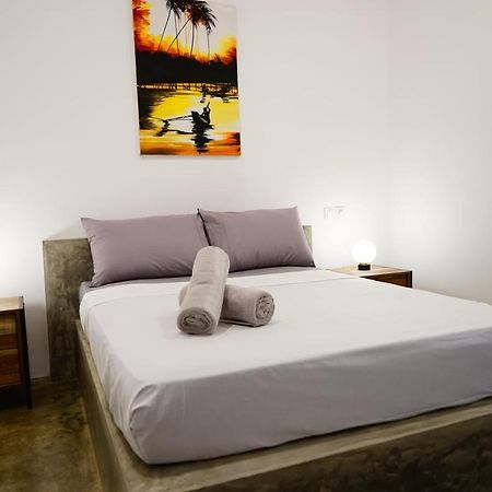 Island Life Hotel Negombo Buitenkant foto