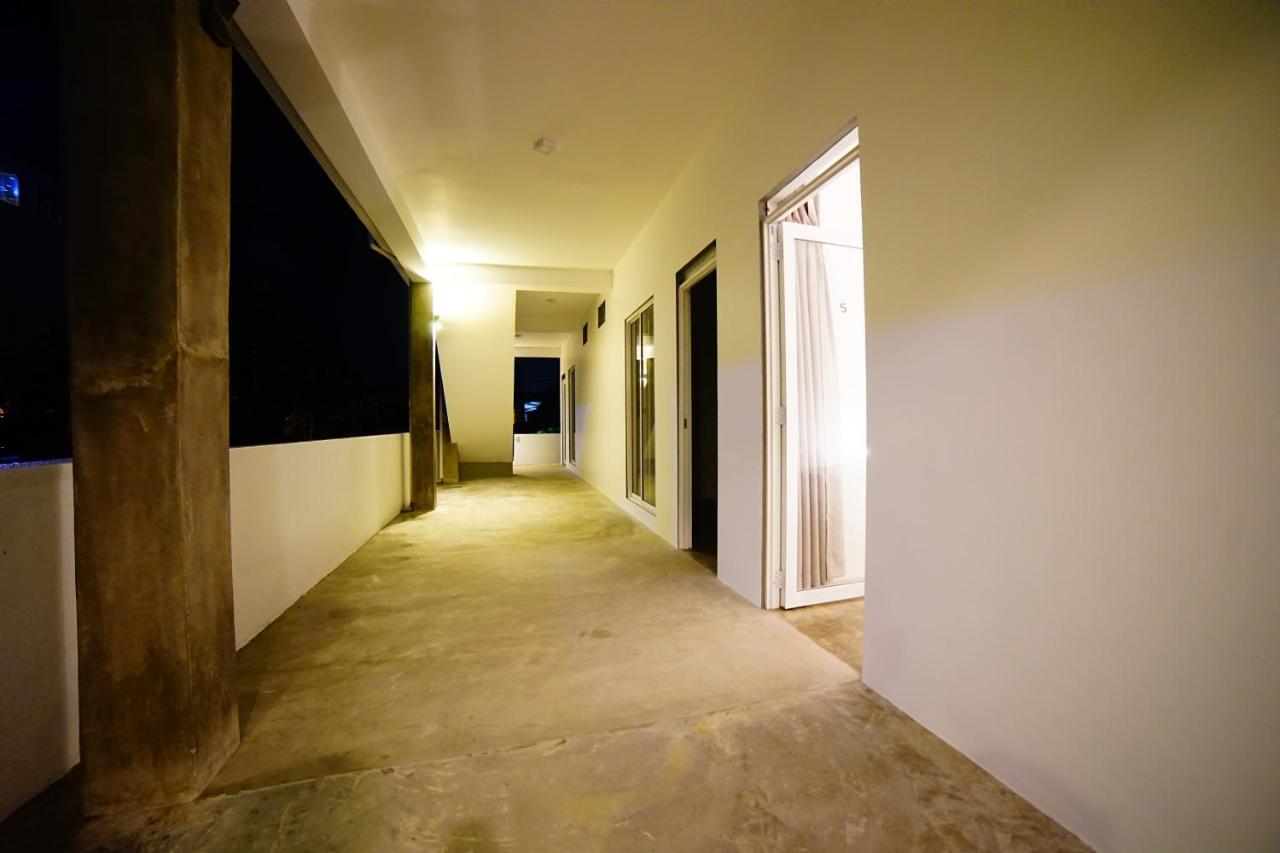 Island Life Hotel Negombo Buitenkant foto